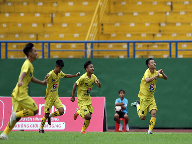 “Hậu duệ” của Văn Quyến thị uy sức mạnh ở giải U15 Quốc gia 2020