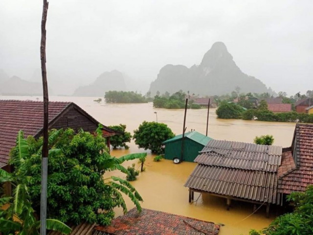 Mưa lũ ở Quảng Trị-Quảng Bình áp sát cấp thảm họa