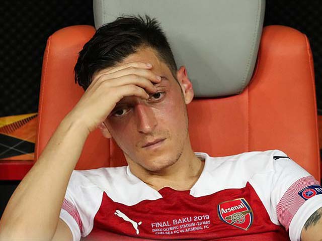 NÓNG: Ozil tố cáo Arsenal “phản bội”, bày tỏ thất vọng cùng cực