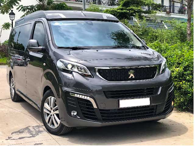 Có nên mua MPV Peugeot Traveller phiên bản Premium lướt giá 1,9 tỷ đồng?