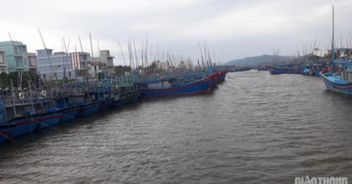 Bình Định bác thông tin đã liên lạc được 26 ngư dân mất tích trên biển