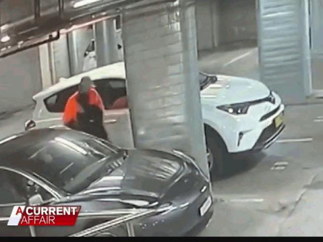 Nữ tài xế dùng ”chiêu độc” dọa 2 tên trộm ô tô chạy mất dép