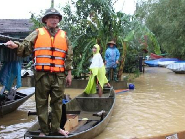 Người đàn ông rơi xuống giếng tử vong khi lau dọn nhà cửa sau lũ