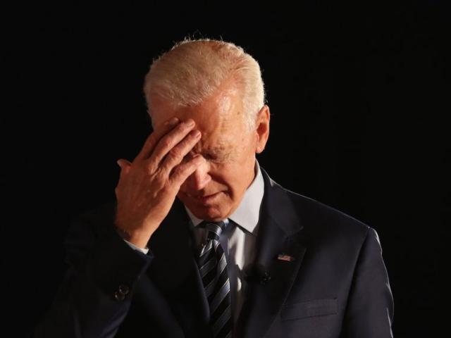 Tranh cử kiểu ”ông cụ”, ông Biden ”nhường” cơ hội cho Tổng thống Trump?