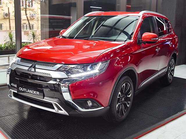 Mitsubishi Outlander đang được ưu đãi gần 100 triệu đồng