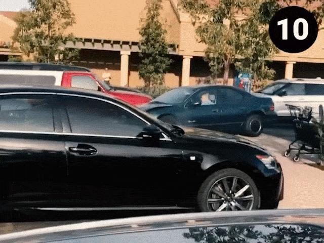 Video: Những lần ra vào bãi đậu xe khiến người khác ”khiếp vía”