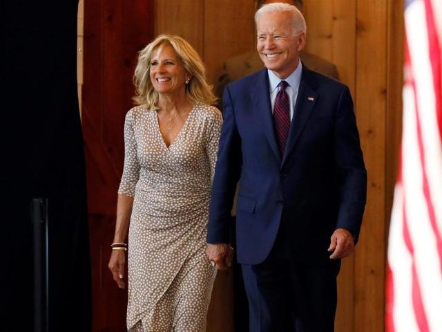 Vợ ông Biden làm điều chưa từng có trong lịch sử Mỹ khi trở thành đệ nhất phu nhân