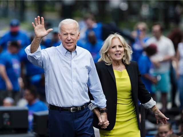 Ông Joe Biden đi từ “người nghèo khó” thành triệu phú như thế nào?