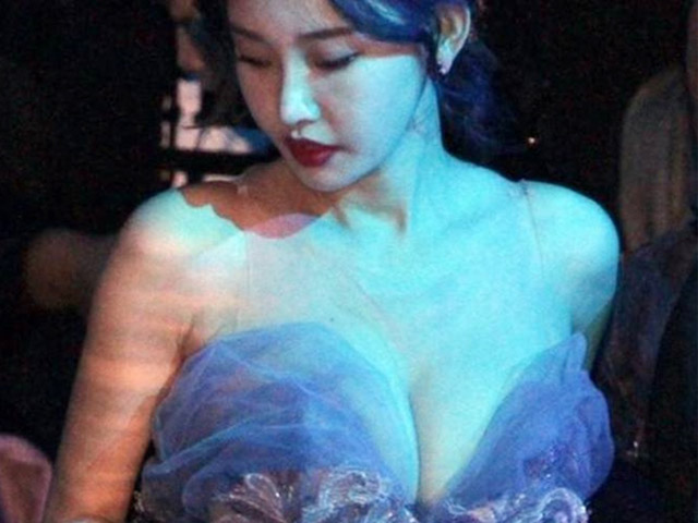 Mỹ nhân của ông trùm phim 18+ Hong Kong có vòng 1 ”khủng” không kém ”đệ nhất ngực đẹp”