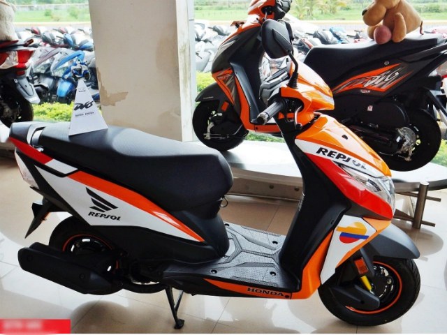 Phát thèm Honda Dio Repsol Edition giá chưa tới 22 triệu đồng