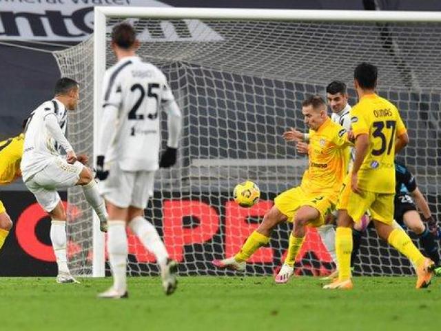 Video highlight trận Juventus - Cagliari: Ronaldo rực sáng, áp sát ngôi đầu bảng