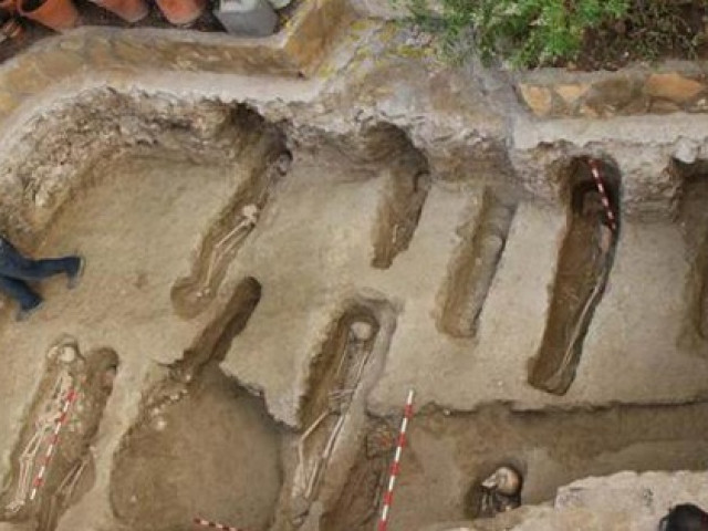 Đào đường, tình cờ khai quật hơn 400 mộ cổ ngàn năm