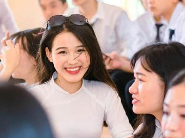 Ngắm nhan sắc ngọt ngào trên giảng đường của Hoa hậu Việt Nam 2020 Đỗ Thị Hà
