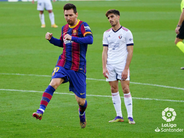 Video Barcelona - Osasuna: Messi lập siêu phẩm, tưng bừng tiệc bàn thắng