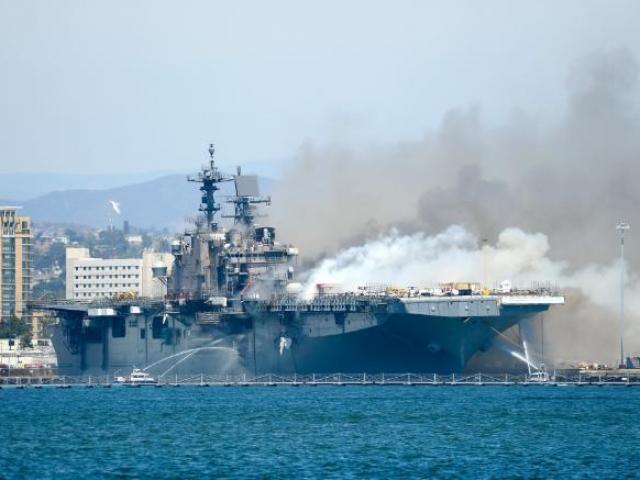 Số phận siêu tàu chiến trị giá tỉ USD của hải quân Mỹ sau vụ hỏa hoạn tồi tệ nhất lịch sử