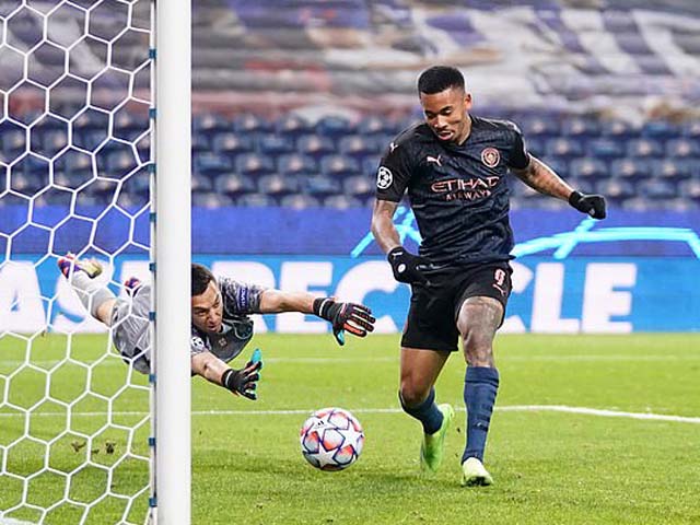 Porto - Man City: Tiếc nuối một loạt pha bỏ lỡ, mất điểm vì VAR (Kết quả Cúp C1)