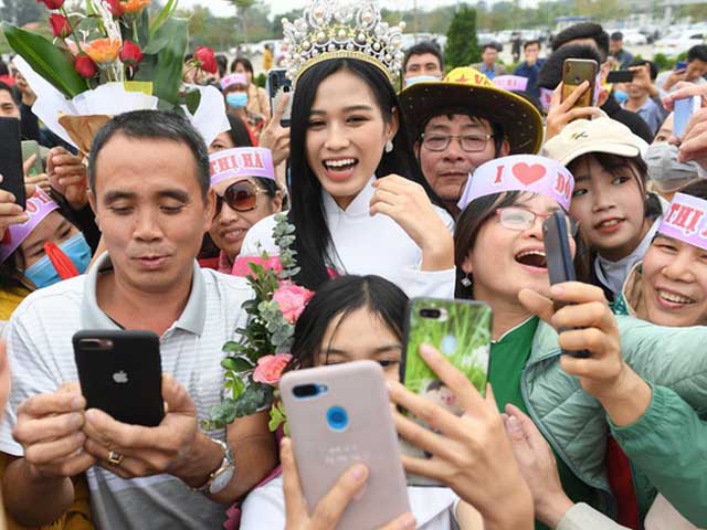 Chủ tịch xã Cầu Lộc (Thanh Hóa): ”Dân tình phấn khởi chỉ chờ hoa hậu về để đi rước”