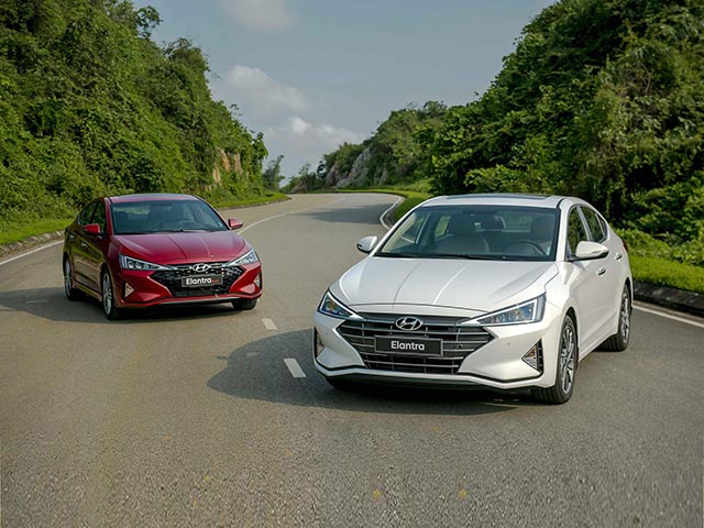 Giá xe Hyundai Elantra lăn bánh mới nhất tháng 12/2020