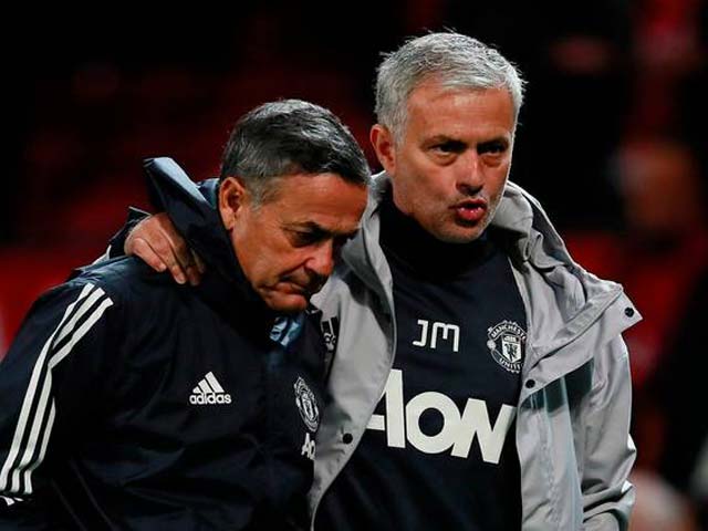 Tin mới nhất bóng đá tối 8/12: Trợ lý cũ của Mourinho chọc ngoáy Man City