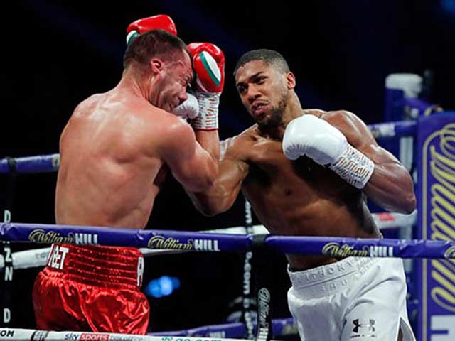 Đỉnh cao boxing: ”Quyền vương” Joshua đấm liên hoàn, hạ knock-out để giữ 4 đai