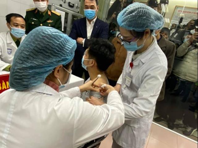 Nóng trong tuần: Vắc xin thử nghiệm “made in Vietnam” được tiêm vào người