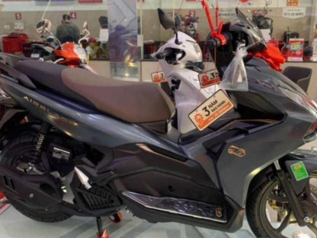 Honda Air Blade bất ngờ giảm giá dịp cuối năm