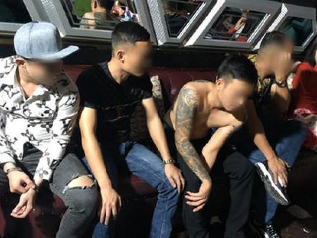 Phát hiện hàng chục người thác loạn tập thể trong karaoke ở quận Bình Tân