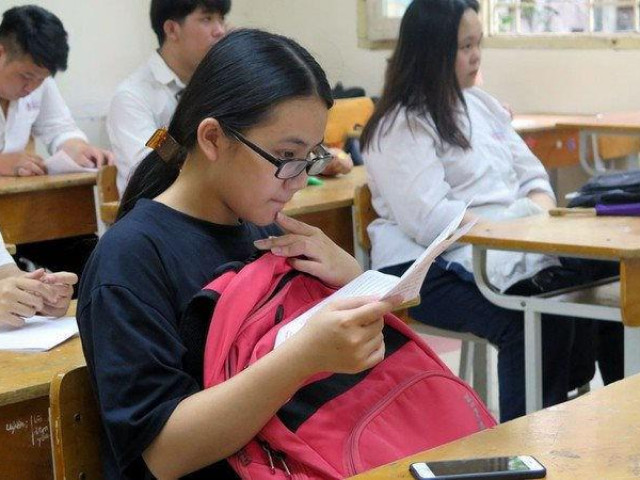 Nghi lộ đề, hàng nghìn học sinh lớp 9 ở Hà Nội phải dừng kiểm tra học kỳ