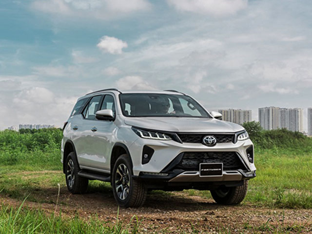 Toyota giảm giá gần 60 triệu đồng cho dòng xe Fortuner