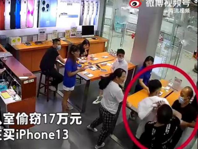 Thanh niên bị tóm khi đang mua iPhone 13, vội đổ thừa cho bạn gái quá thực dụng