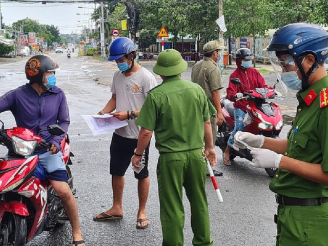 Đồng Nai cho mở lại nhiều hoạt động dịch vụ, người dân đi đường không cần giấy