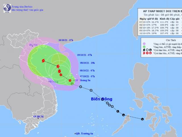 Áp thấp nhiệt đới di chuyển chậm lại, gây mưa lớn cho các tỉnh miền Trung