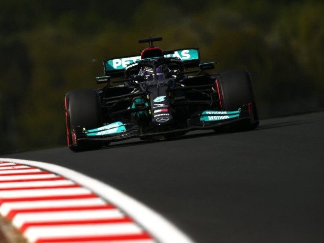 Đua xe F1, Turkish GP: Hình phạt không thể ngăn Hamilton dẫn đầu phiên chạy thứ Sáu