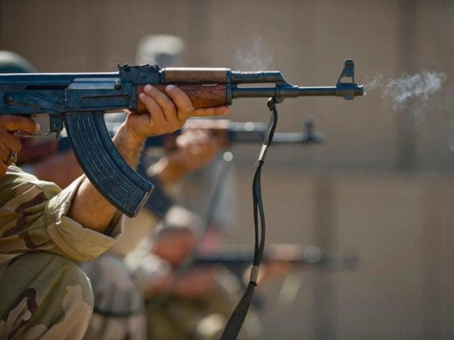 Súng trường AK của Nga có thực sự 'ăn đứt' súng trường M4 của Mỹ?