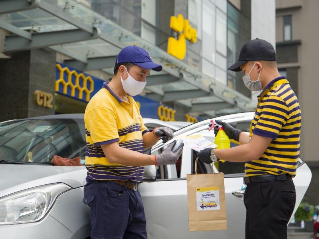 Người dân TP.HCM chính thức được đi lại bằng taxi công nghệ