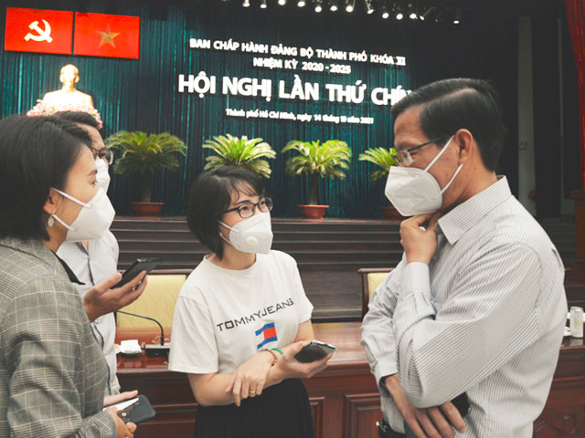 Chủ tịch Phan Văn Mãi: ”Chưa thể nói TP.HCM đã trở lại trạng thái bình thường mới”