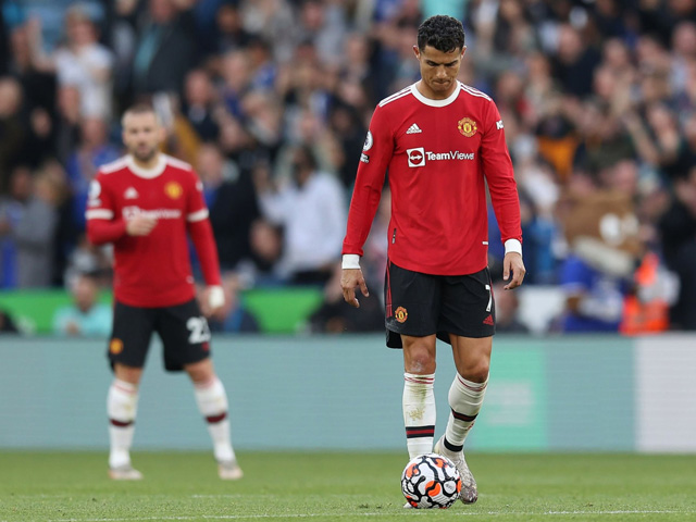 Ronaldo im tiếng ngày MU thua trận: Solskjaer thay đổi hay là ”ra đường”