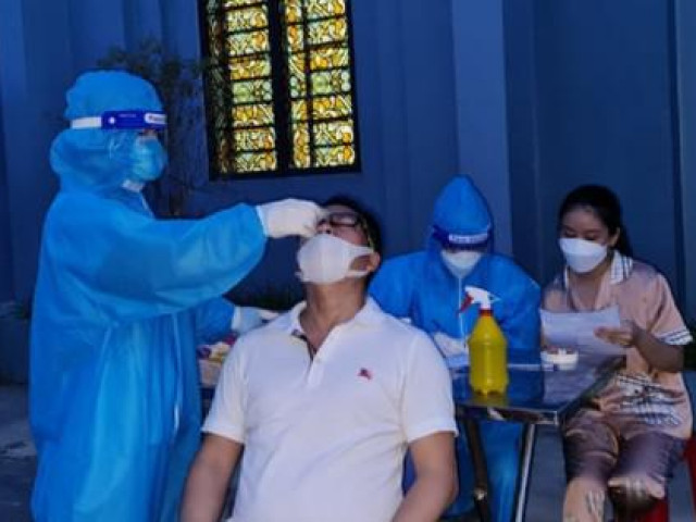 Xuất hiện chùm ca bệnh Covid-19 trong xưởng may ở Nghệ An