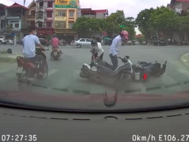 VIDEO: Ôm cua như tay đua gây họa cho nữ tài xế xe LEAD, lái xe máy bị xử lý thế nào?