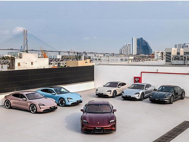 Xe điện Porsche Taycan đầu tiên rao bán 9 tỷ đồng ở dạng xe cũ