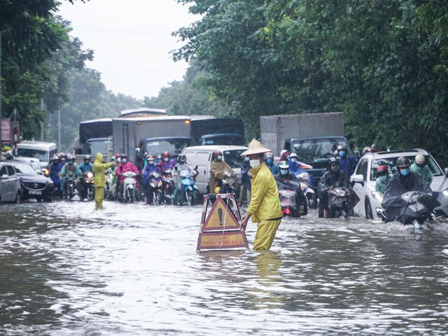 Cảnh báo mưa, lũ ở Trung Bộ, Phó Thủ tướng điện hỏa tốc