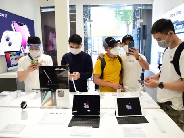 Fan Apple hào hứng với cửa hàng chuẩn ”style” Apple tại Việt Nam