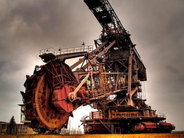 Khám phá cỗ máy ”quái vật” lớn nhất thế giới, trọng lượng lên tới 13.500 tấn