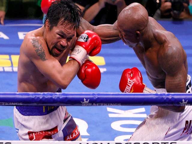 Cựu ”nữ hoàng UFC” cho con bú gây sốt, Pacquiao cần Boxing để mơ làm Tổng thống