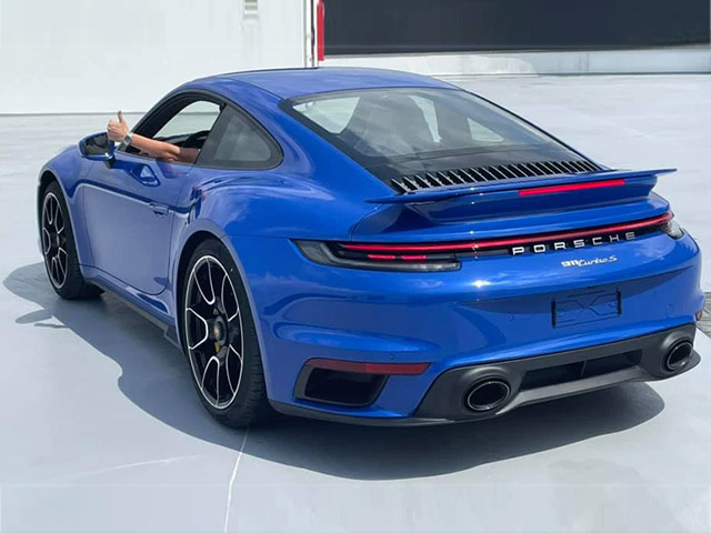 Soi ”option” trăm triệu trên siêu phẩm Porsche 911 Turbo S vừa về Việt Nam