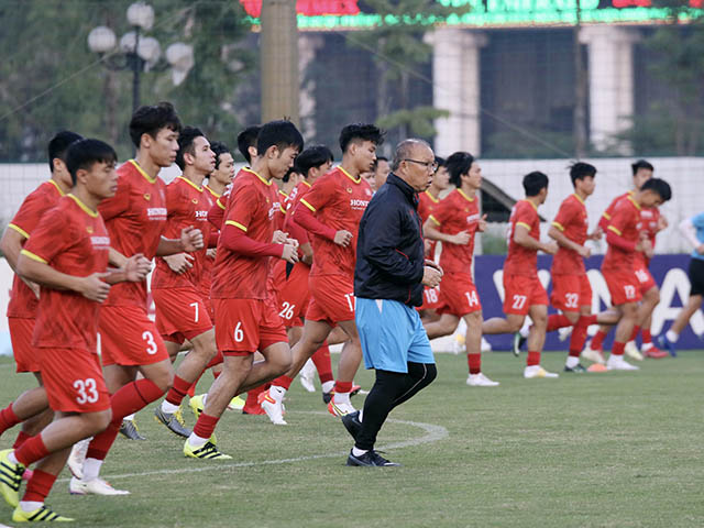 Thầy Park nhắc tuyển thủ Việt Nam không được từ bỏ, quyết đấu Saudi Arabia