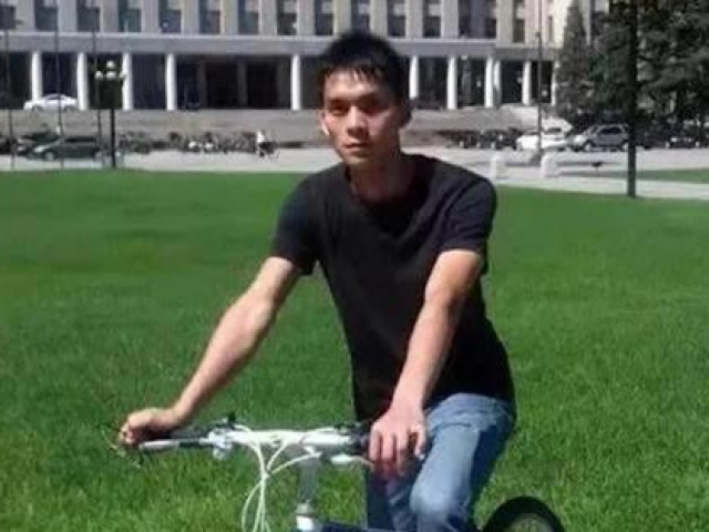 Chàng trai Trung Quốc miệt mài đi thi suốt 13 năm để cố vào trường đại học nổi tiếng
