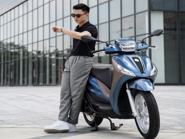 Mê mệt xe ga hạng sang Piaggio Medley chất như nước cất