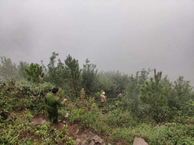 Ô tô lao xuống vực sâu 200 m ở đèo Mã Pí Lèng, 3 người tử vong