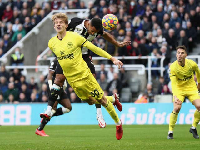 Video bóng đá Newcastle - Brentford: Trả đòn dữ dội, cơn mưa 4 bàn thắng (Vòng 12 Ngoại hạng Anh) (H1)
